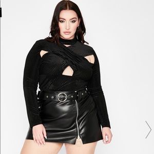 💀Velvet Cut Out Crop Top💀